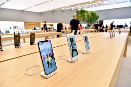 Apple, a Milano primo flagship store 9