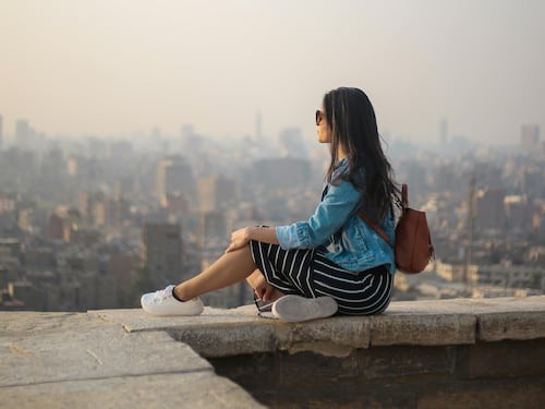 Look estivo da città: 5 capi comodi che non devono mancare al rientro nella city