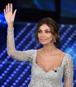 I mille abiti di Madalina Ghenea a Sanremo 8