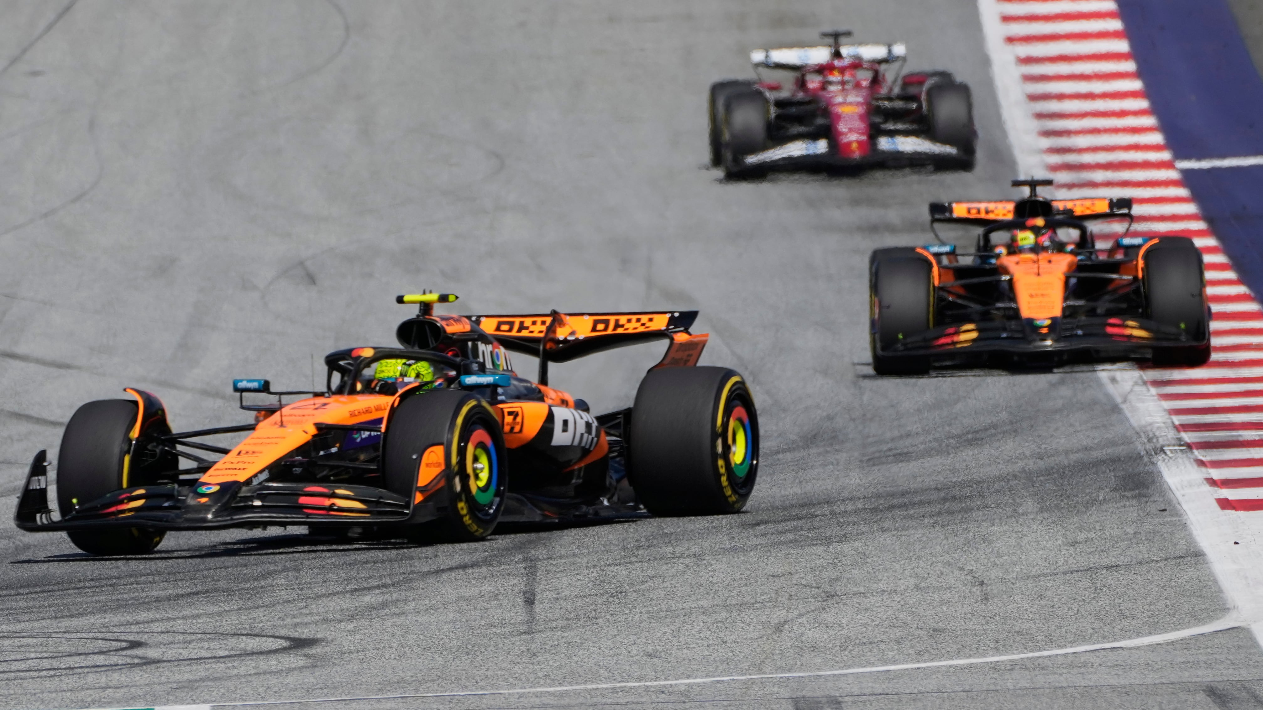 F1, a Norris il duello in casa McLaren in Austria. Leclerc e Hamilton 3° e 4°