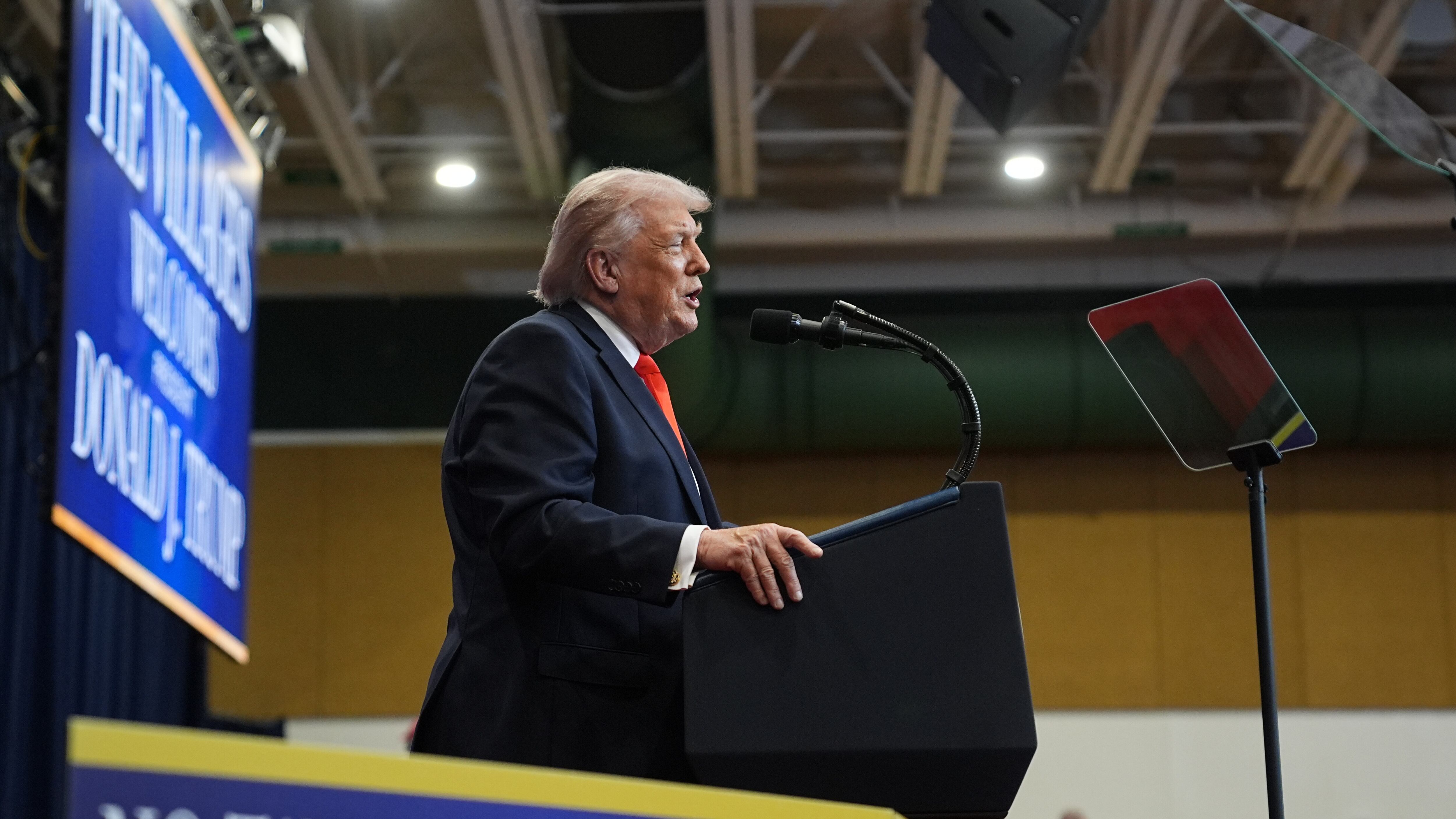 Trump boccia la nuova proposta di accordo dell'Iran: "Inaccettabile". E poi annuncia: "Da lunedì libereremo le navi bloccate nello Stretto, se ostacolati risponderemo"