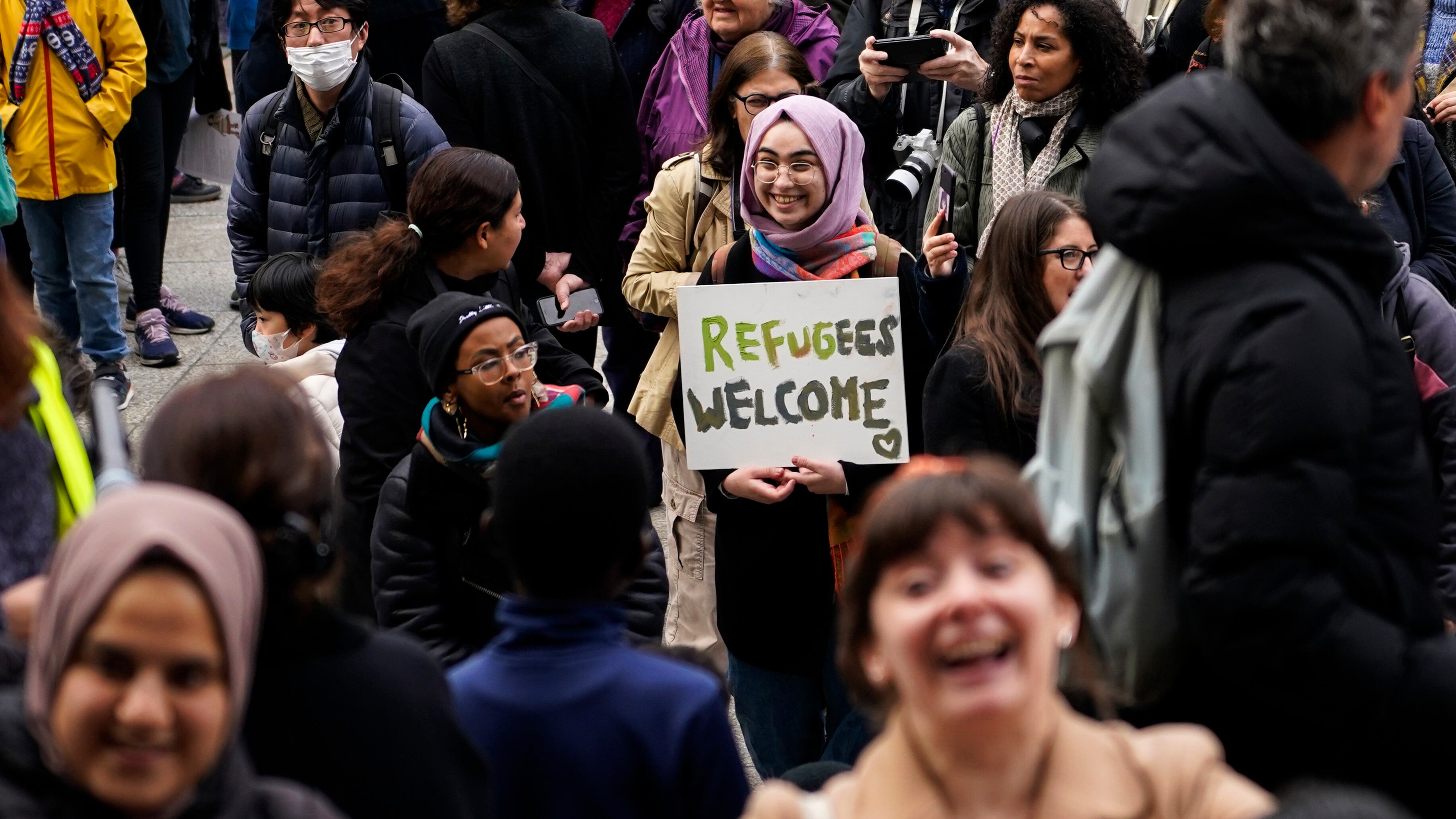 L'ipocrisia dei pro migranti: "Ospitarne uno a casa? No, grazie mille"