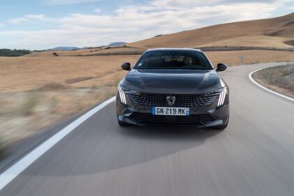 Nuova Peugeot 508 2023: guarda le foto  5