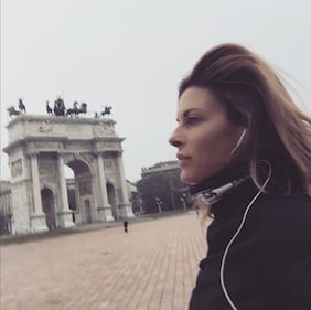 Martina Colombari sexy nella vita di tutti i giorni 10