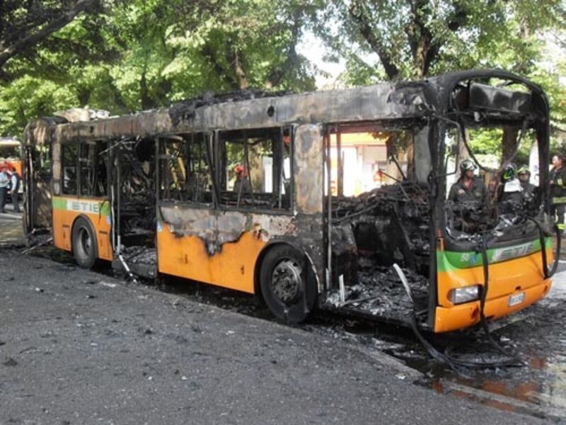 Autobus presi d'assalto 1