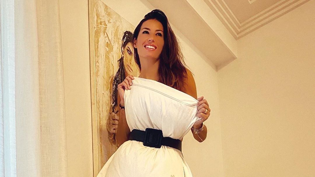 Elisabetta Gregoraci cede alla #pillowchallenge