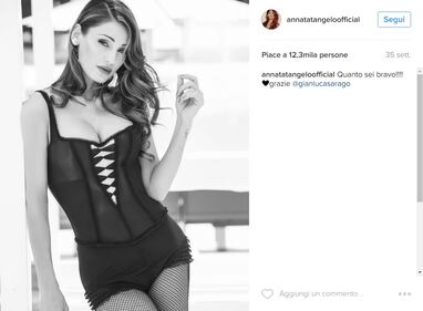 Anna Tatangelo sexy in bikini: foto 40