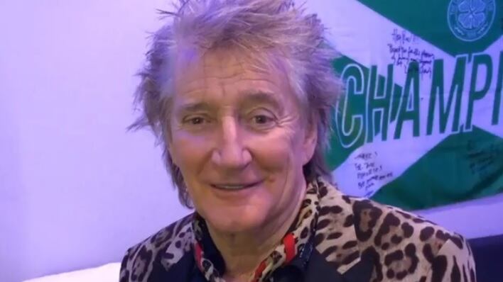 Rod Stewart aggredisce un buttafuori a Capodanno e finisce in tribunale