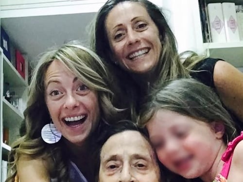 Festa dei nonni, Meloni sui social: “Parte fondamentale delle nostre radici e della nostra storia”