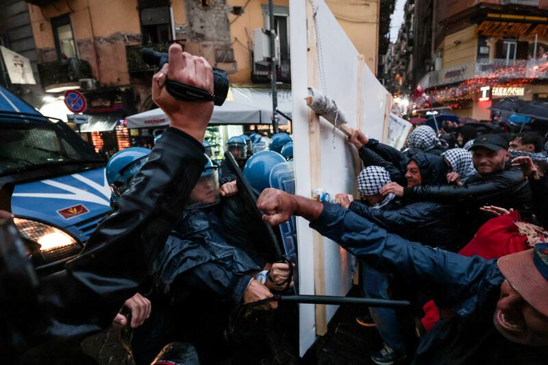 Manifestazione contro il G7 a Napoli 3