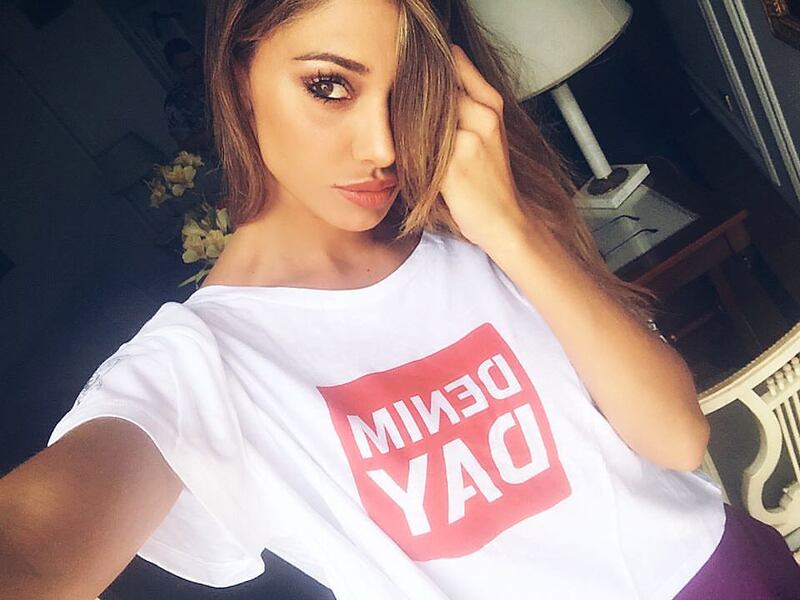 Belen Rodriguez, i selfie più sexy: foto 18