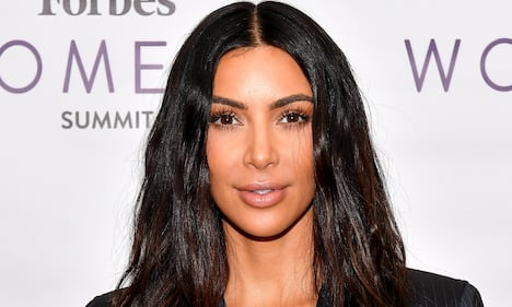 Kim Kardashian, nudo completo allo specchio 12