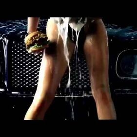 Il sexy car wash di Paris Hilton 5