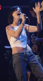 Dolores O'Riordan, le foto della cantante 10