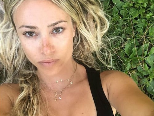 Martina Stella, le lentiggini seducono i social