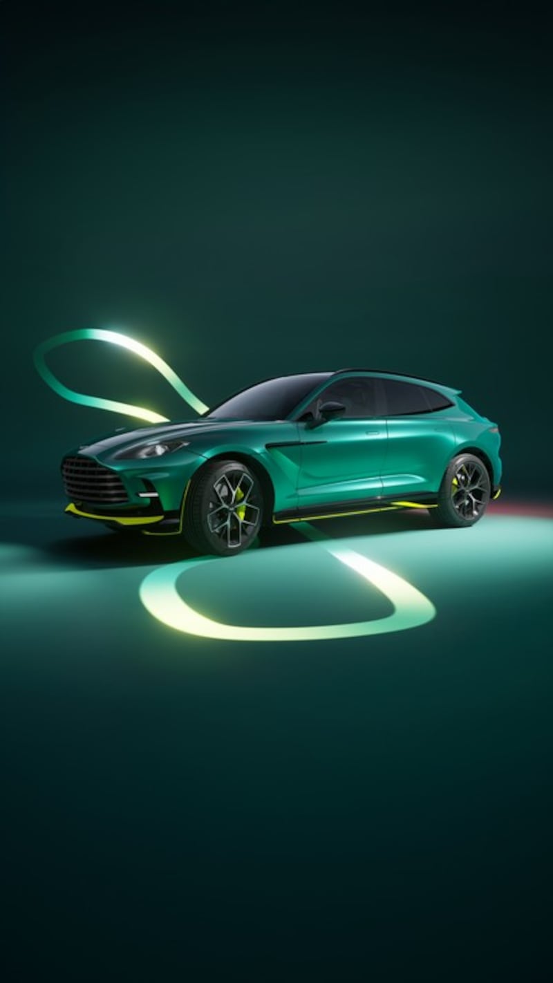 Aston Martin DBX707 AMR24, guarda tutte le foto 11