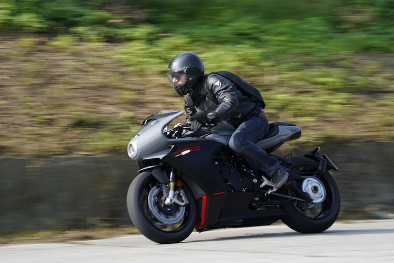 Emozioni a Schiranna con MV Augusta, guarda le foto del test drive 13