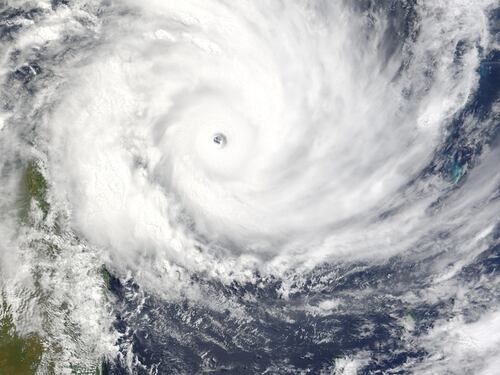Uragano Florence sempre più potente, spaventa la East Coast