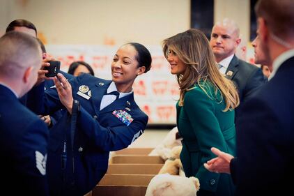  Melania Trump, Natale ironico sui social 11