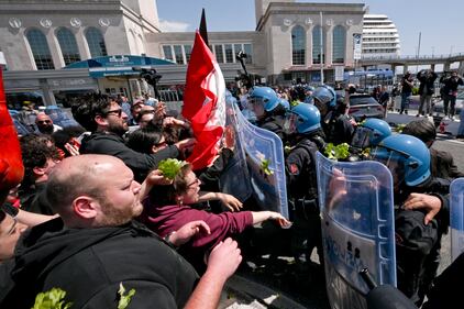 Manifestazione degli antagonisti a Napoli