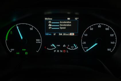 Ford E-Transit, il furgone più venduto al mondo diventa 100% elettrico: guarda la gallery 14