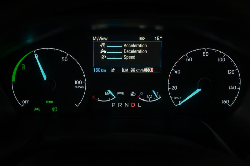 Ford E-Transit, il furgone più venduto al mondo diventa 100% elettrico: guarda la gallery 14