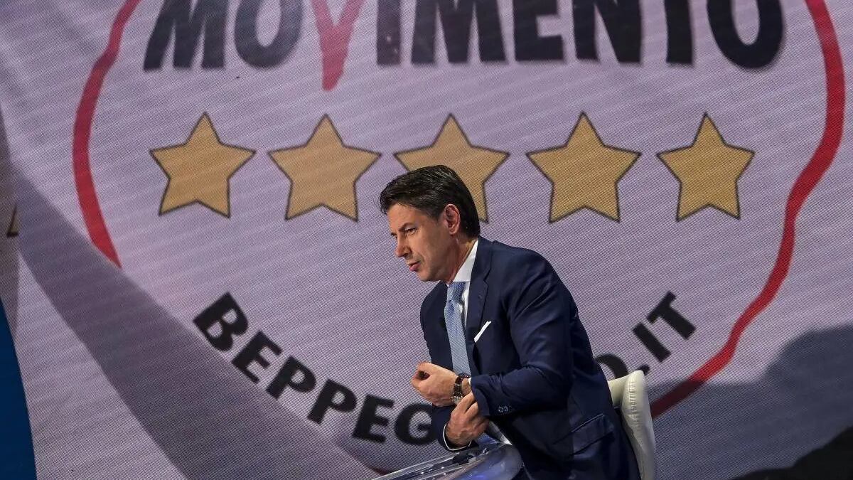 Conte prepara la stangata: vuole i soldi di Di Maio & Co.