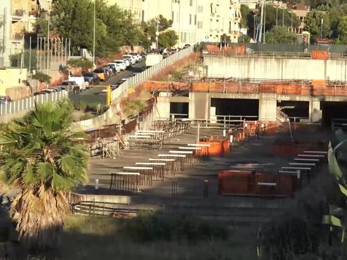 Mercati abbandonati, cantieri infiniti, gru fatiscenti: ecco la Roma di Gualtieri
