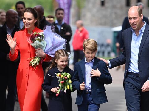 Bullismo a corte: dalle accuse a Meghan ai problemi di Carlo, George e Kate