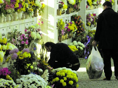 Fino al 2 novembre si allugano gli orari: cimiteri sempre aperti dalle 8 alle 18