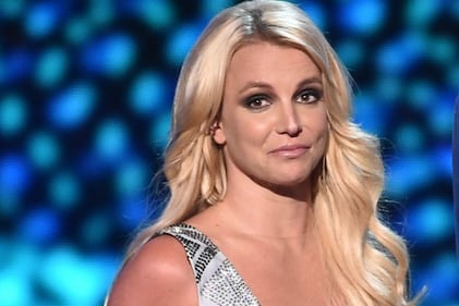 Britney Spears, sexy addominali su Twitter 30