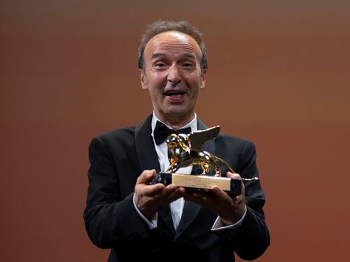 "Scopiazzi sempre. Pinocchio": Benigni ancora nel mirino