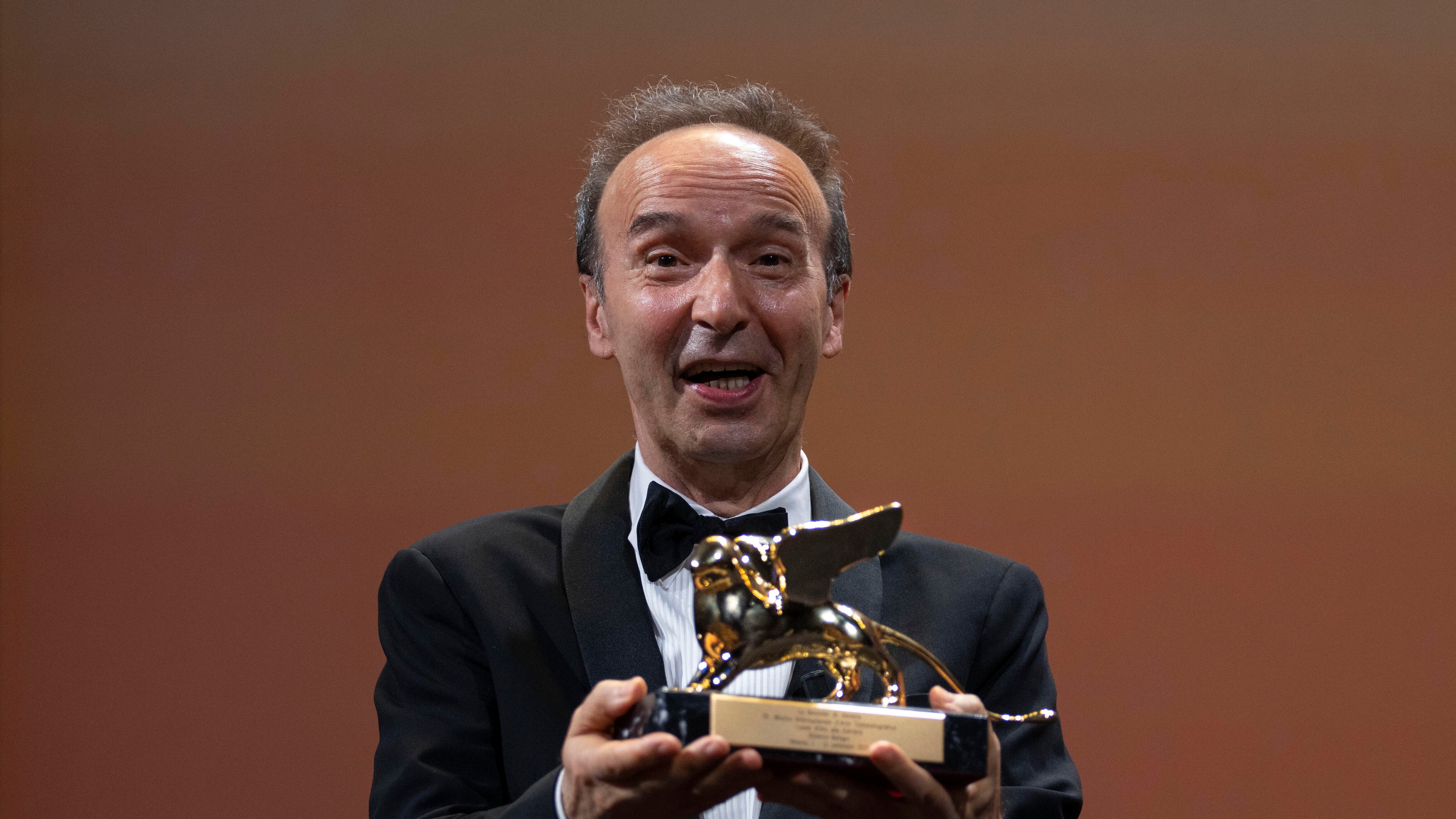 "Scopiazzi sempre. Pinocchio": Benigni ancora nel mirino
