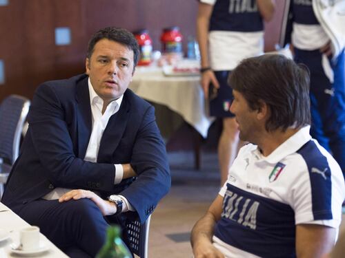 Il tracollo del Pd renziano. E lui prova a sminuire il voto