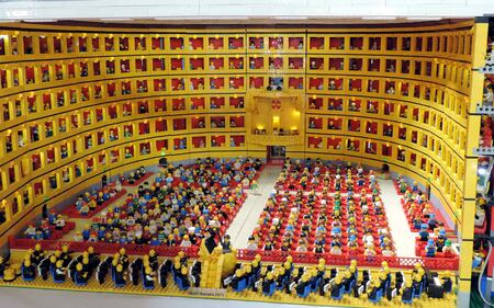 La Scala diventa Lego: 30mila mattoncini per il mini teatro 1
