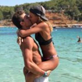 Lady Caldara incanta sui social: le foto della fidanzata del difensore del Milan 2
