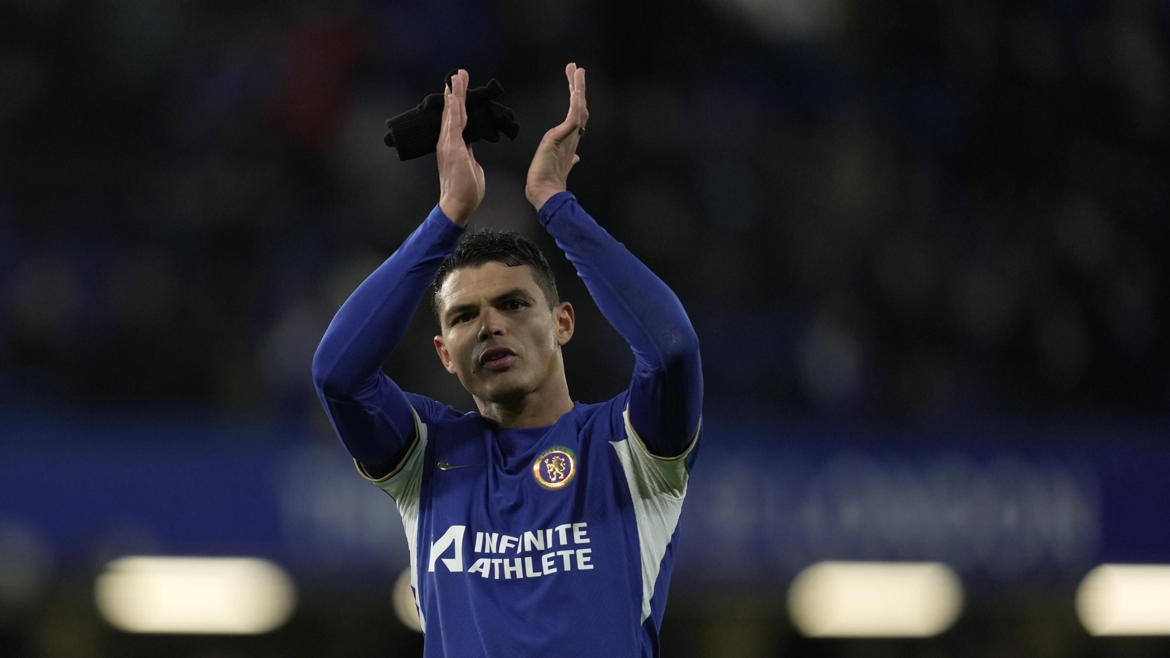 "Spero di tornare un giorno". Thiago Silva lascia il Chelsea a fine stagione