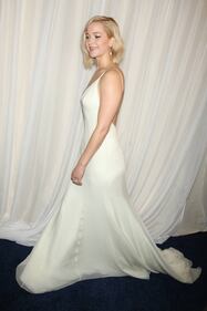 Jennifer Lawrence senza reggiseno alla première di Joy 5