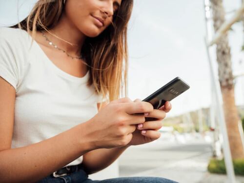 "Scrivo al tuo ragazzo". Ecco come le tiktoker scoprono i tradimenti