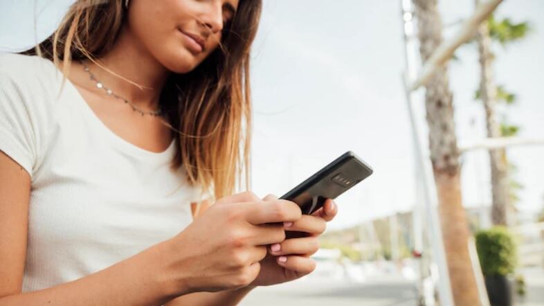 "Scrivo al tuo ragazzo". Ecco come le tiktoker scoprono i tradimenti