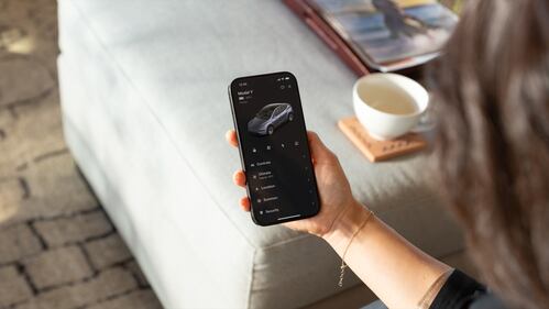 Tesla Model Y 2025: guarda la gallery del nuovo modello 11