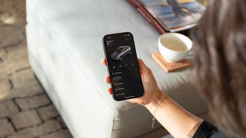 Tesla Model Y 2025: guarda la gallery del nuovo modello 11