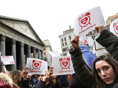 "Un milione per le unioni gay". Bugie sulle piazze arcobaleno