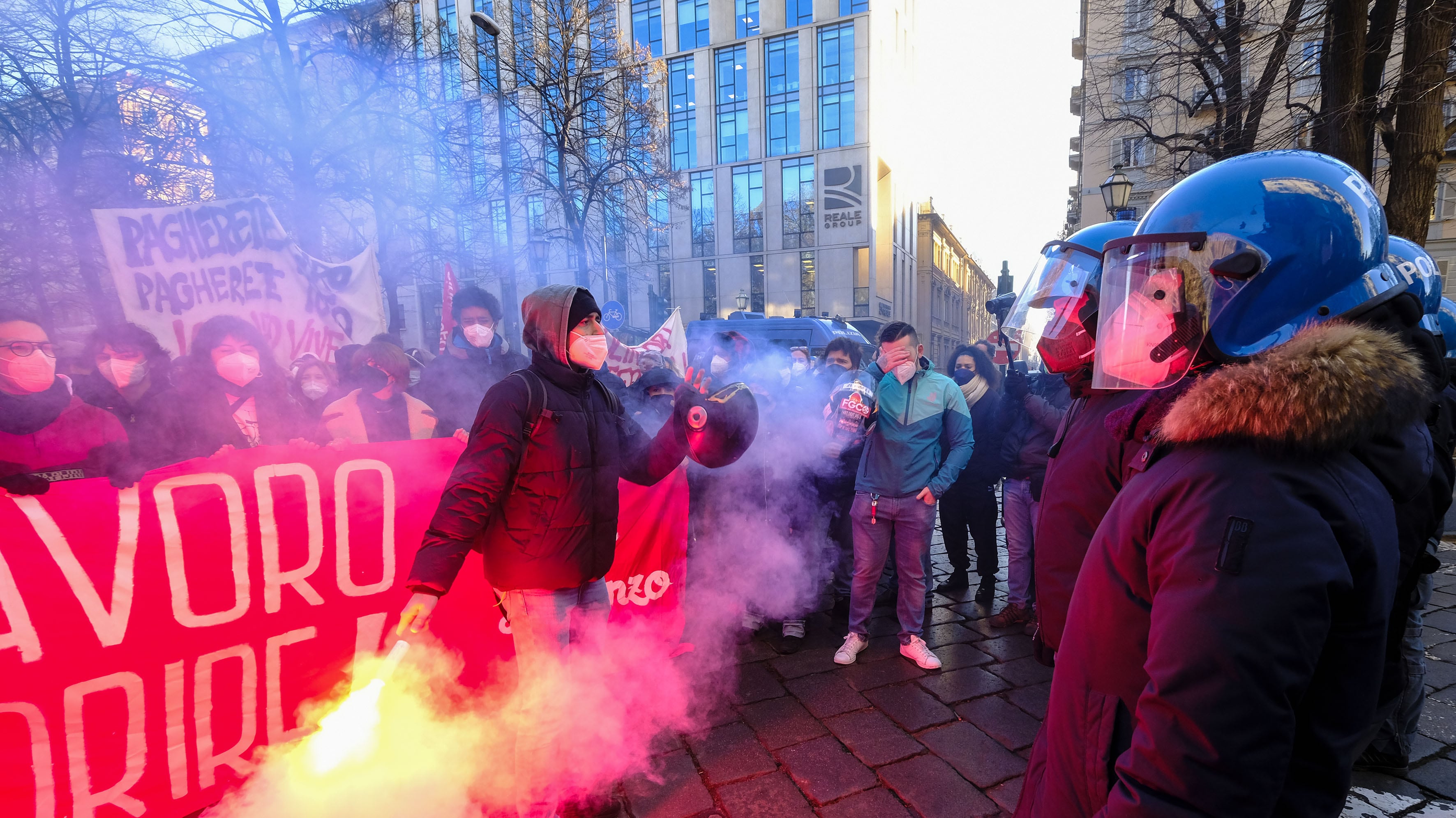 Il Viminale agita gli studenti. "Cortei, controlli sui violenti"