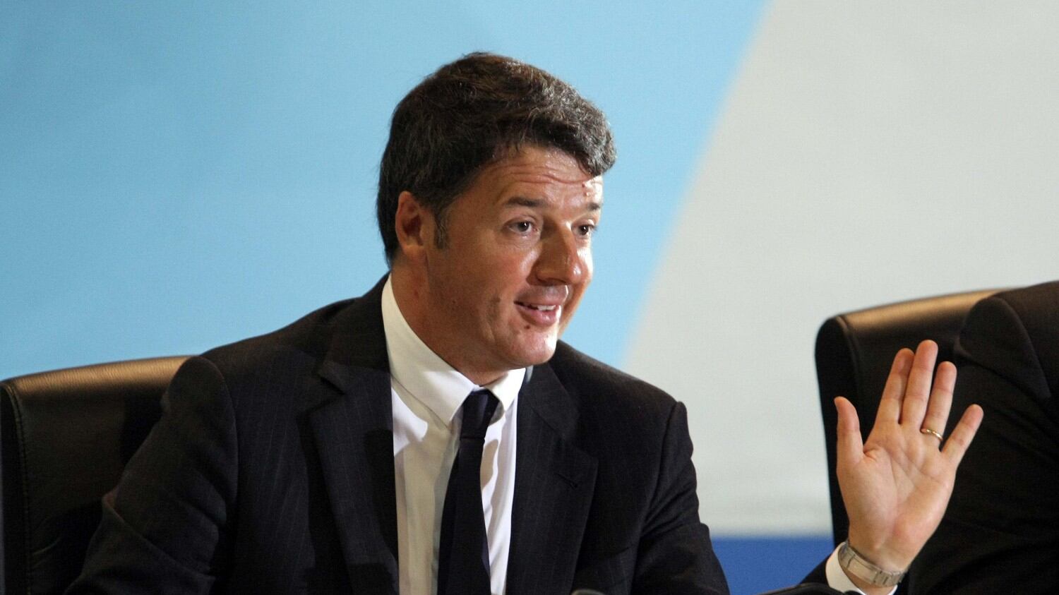 Perché Renzi non può sostituire la destra