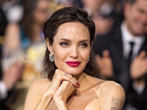 Angelina Jolie, la rinascita dell'araba fenice