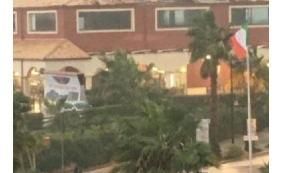 Maltempo ad Agrigento, allagamenti a Licata e danni al tetto del centro commerciale