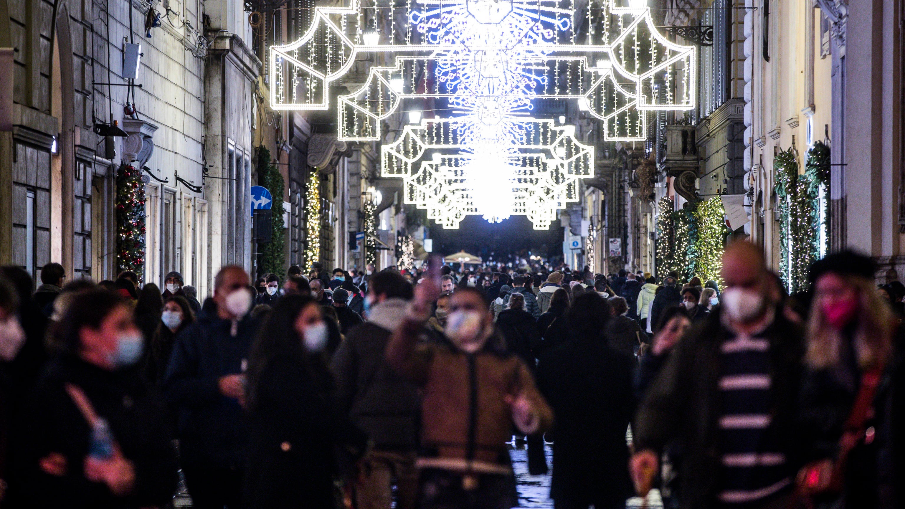 Capodanno, feste, lavoratori e Green pass: ecco le multe per i trasgressori