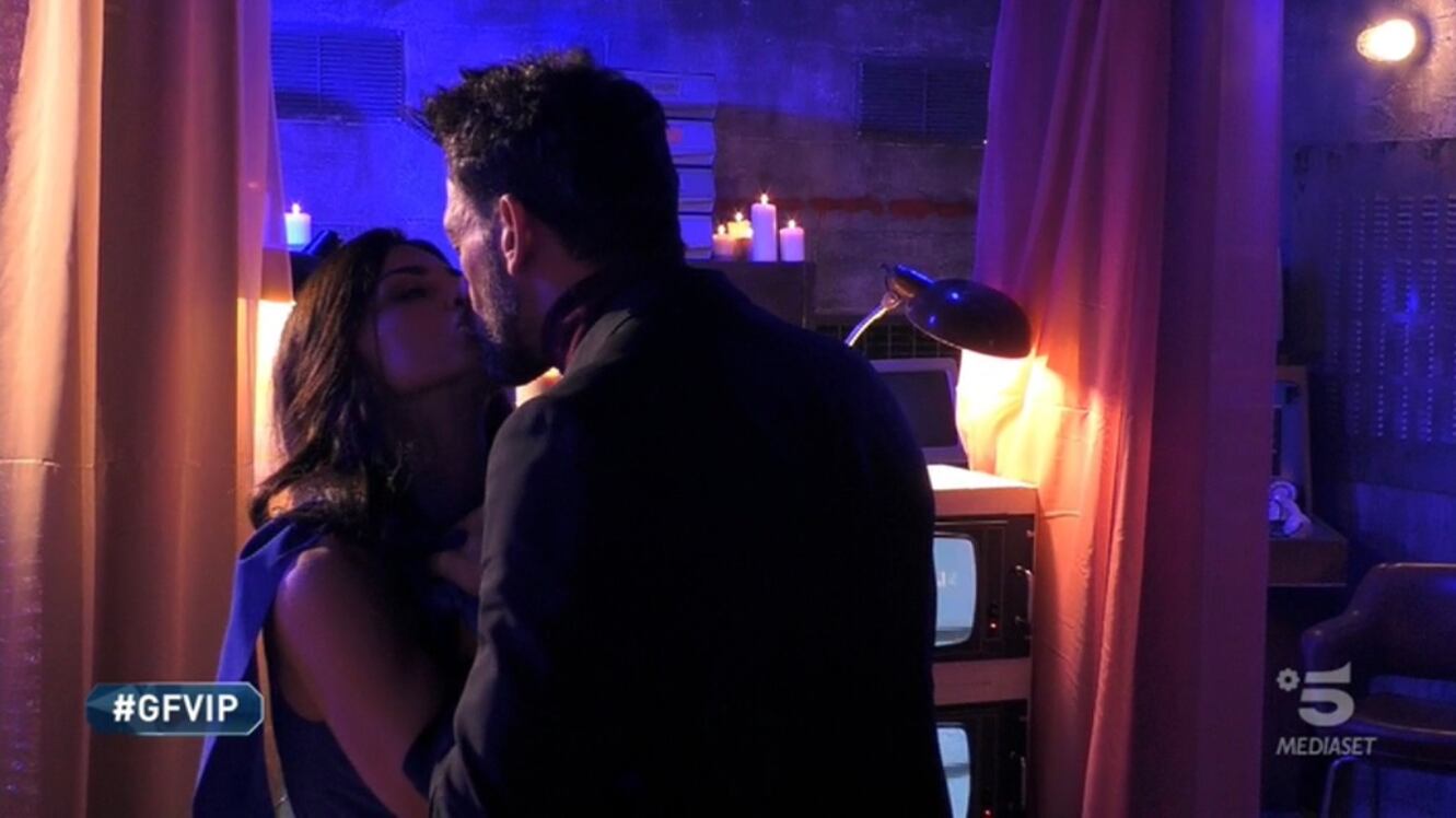 Gf Vip, Pago rivede Serena e non trattiene le lacrime: "Non ci lasciamo più"