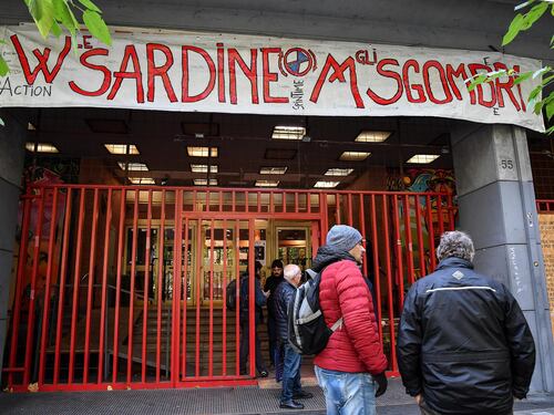 Il Pd liscia il pelo ai centri sociali: la mossa per un pugno di voti alle Regionali